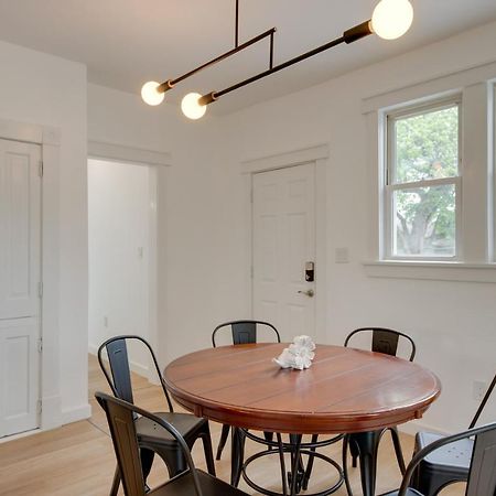Modern Family Home In Mason With Backyard And Fire Pit Экстерьер фото