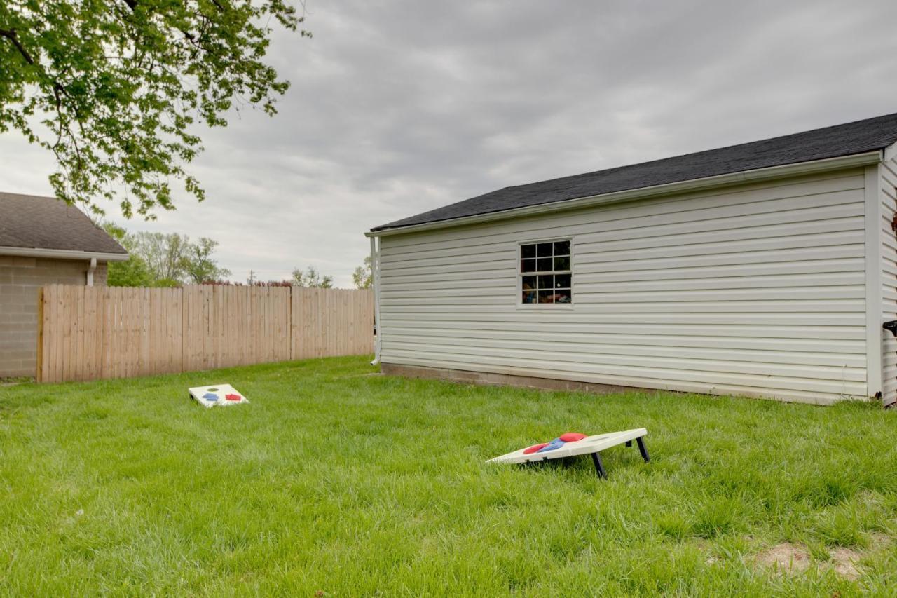 Modern Family Home In Mason With Backyard And Fire Pit Экстерьер фото
